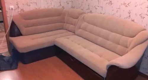 Перетяжка углового дивана. Владивосток