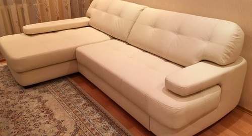 Обивка углового дивана.  Владивосток