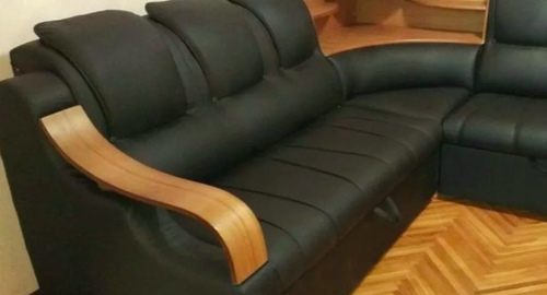 Перетяжка кожаного дивана. Владивосток